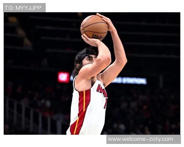 哈克斯高效表现引领球队胜利11投8中斩获20分5篮板6助攻正负值全场最佳